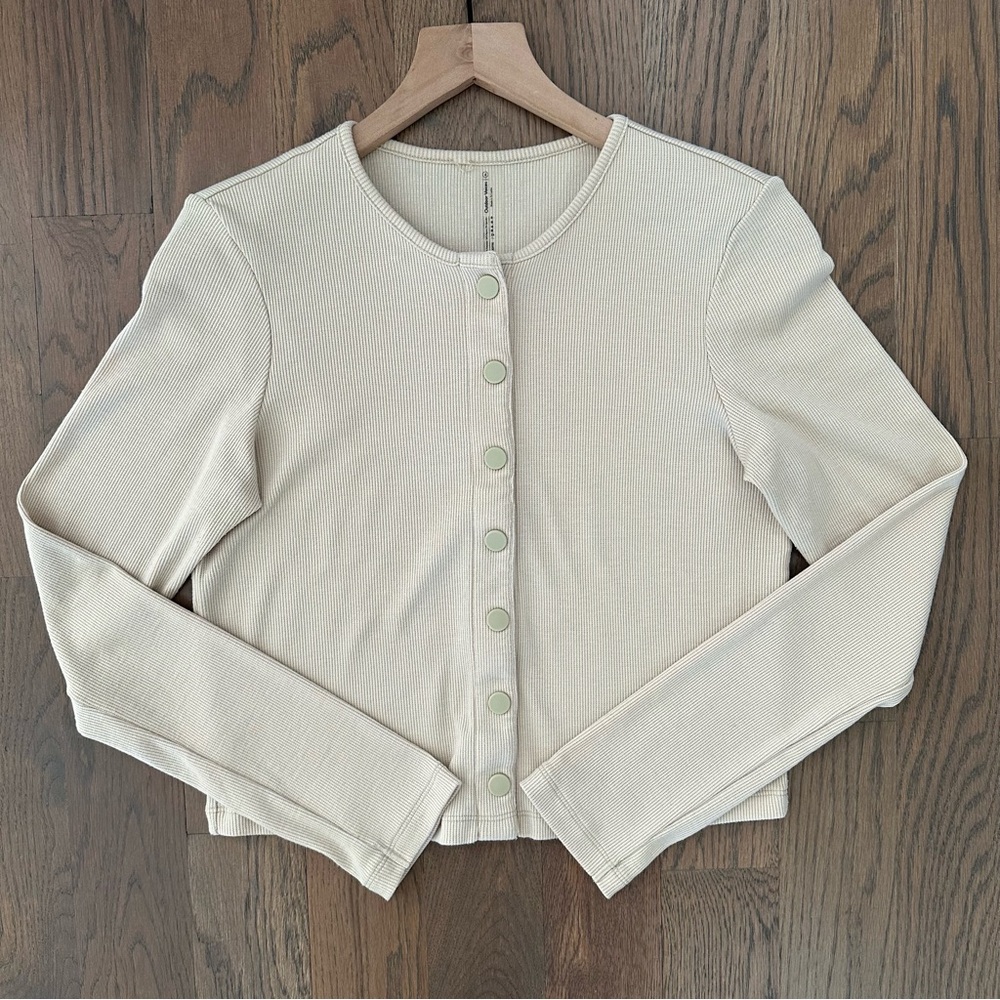 Outdoor Voices CozyRib Snap Front Long Sleeve Cropped Top in Wheat Extra Large